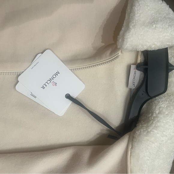 Moncler Girl’s Zip Up Cardigan - Brand New - Picture 6 of 6